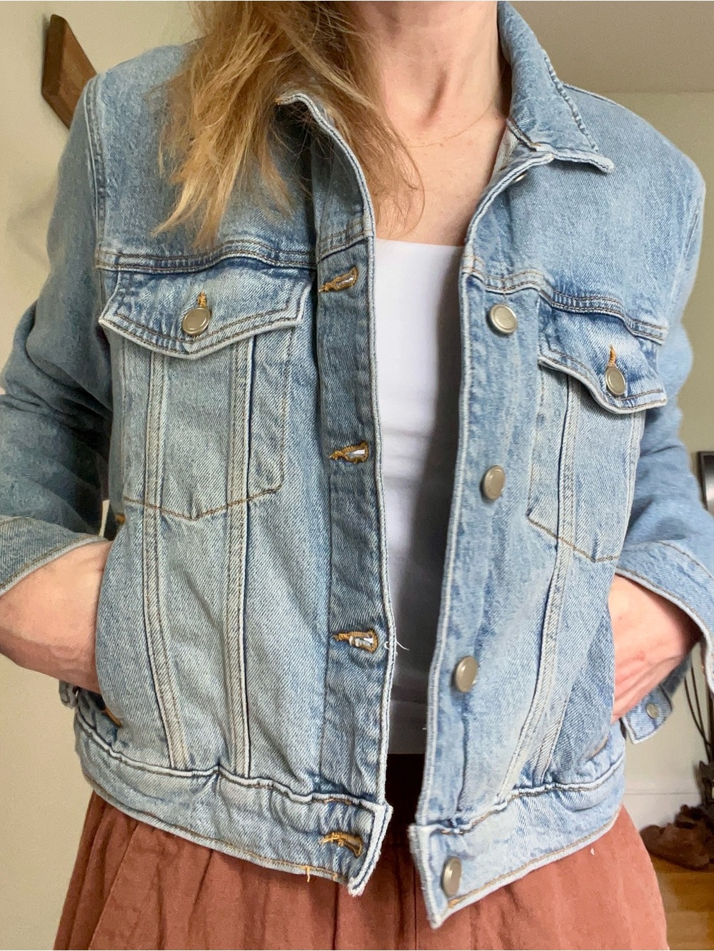 Good American “Commited To Fit” — classic cropped Light Blue Denim Jacket NWT